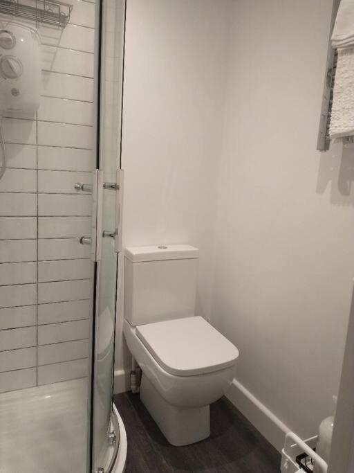 Cosy Garden Studio Room Minimum Two Night Booking Brighton Bagian luar foto